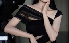 男人边吃奶边摸边做刺激情话